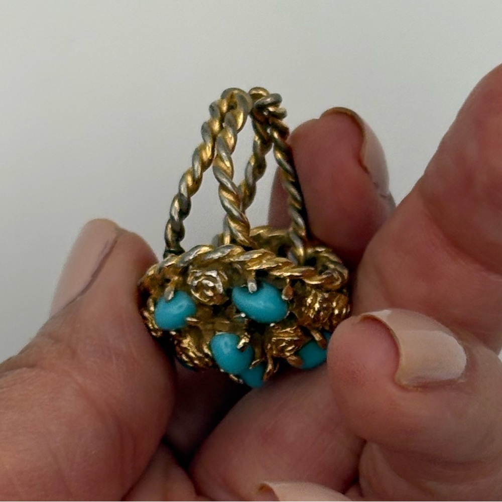 Elegant Vintage Gold and Turquoise Statement Ring - Picture 6 of 10